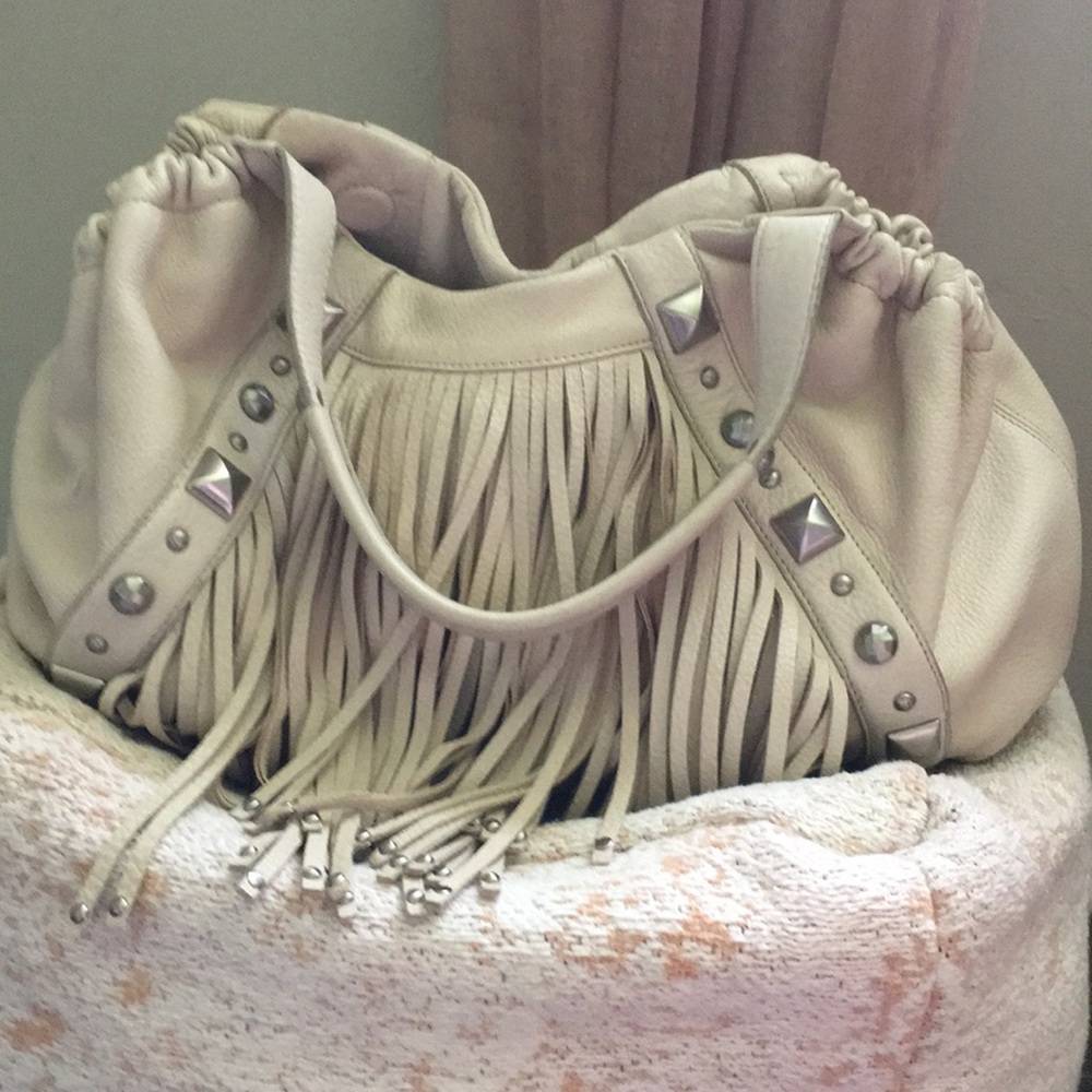 Gettu pebble leather shoulder bag